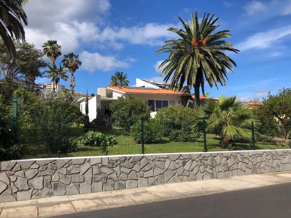Casa Palmeira - Ferienhaus Mit Meerblick Canico  Holiday home Canico (Madeira)